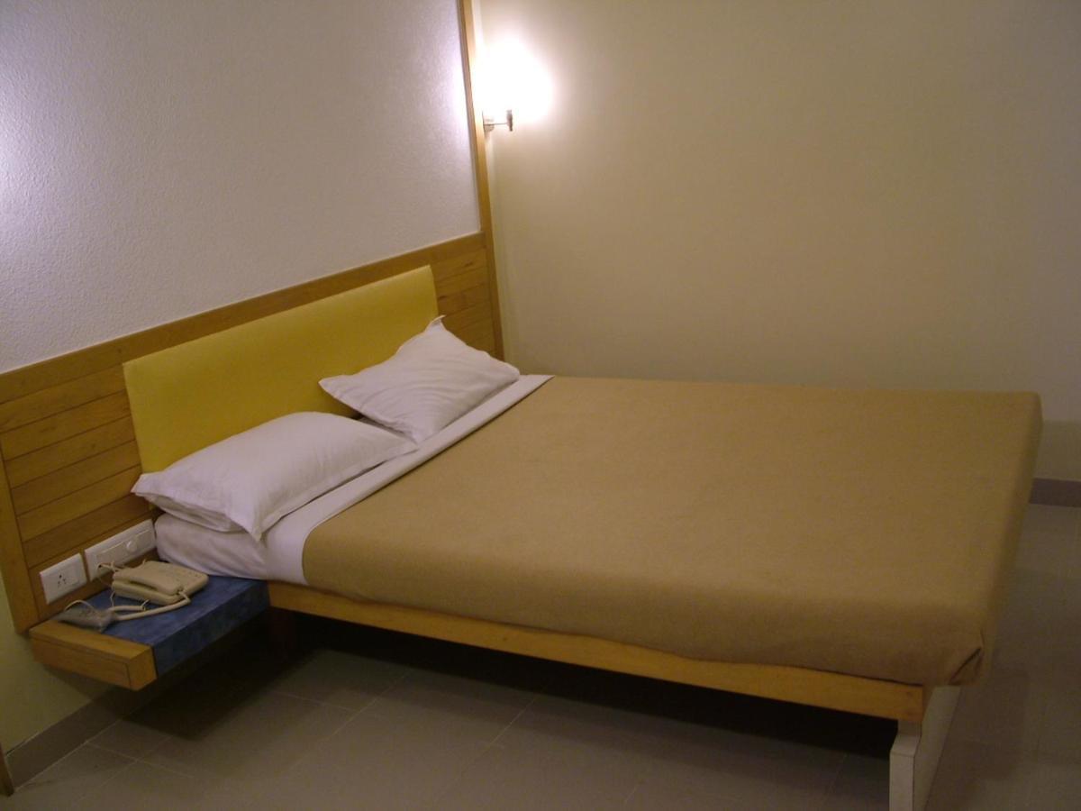 Hotel City Park, Solapur Ngoại thất bức ảnh